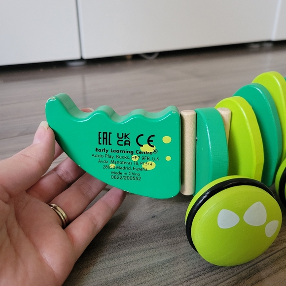 Toddler Pull-Along Crocodile - Picture 3 of 4